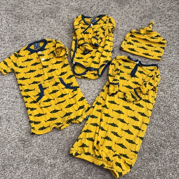 ^(4) KicKee Pants Yellow Shark Print Layette Sleep Sack + Hat Romper & Onesie - Picture 1 of 16